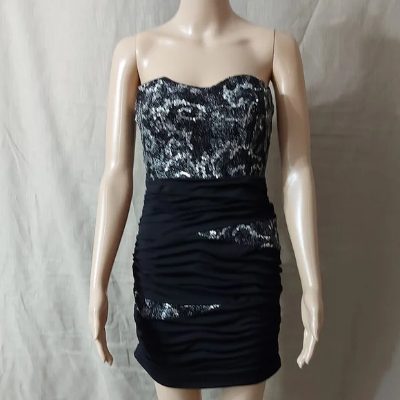 NIKIBIKI dress straples size Large color Black and silver - Picture 10 of 10